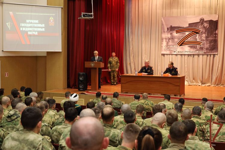 Росгвардейцам – участникам спецоперации вручены государственные и ведомственные награды 