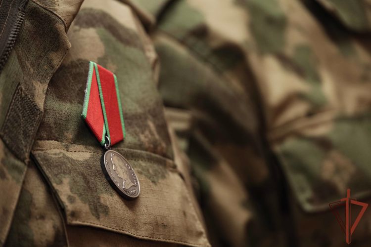 Росгвардейцам – участникам спецоперации вручены государственные и ведомственные награды 