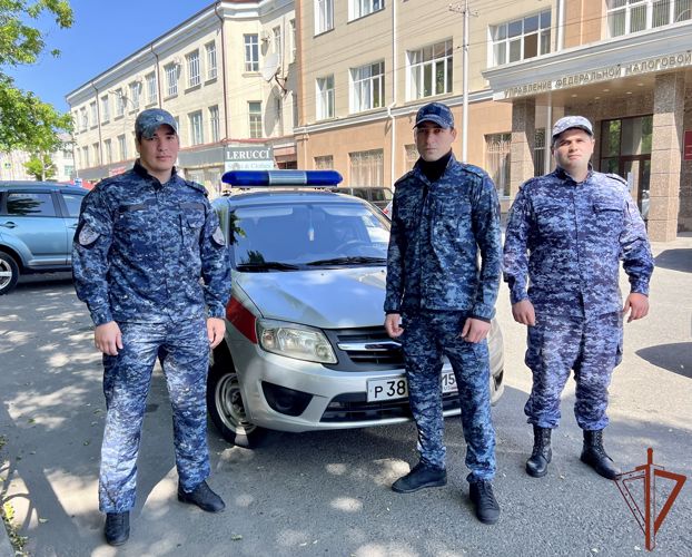 Сотрудники Росгвардии оказали помощь пострадавшему в ДТП жителю Владикавказа