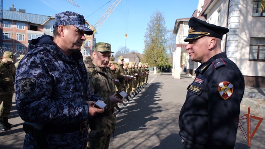 В Калининградской области сотрудники и военнослужащие Росгвардии сдали итоговые зачёты за зимний период подготовки