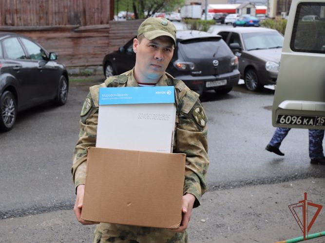 Росгвардейцы из ХМАО – Югры организовали сбор гуманитарной помощи для жителей Донбасса (видео)