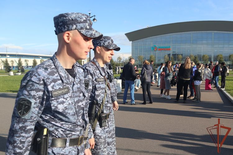 Росгвардия обеспечила безопасность фестиваля «Петровские ассамблеи 2.0» в Санкт-Петербурге