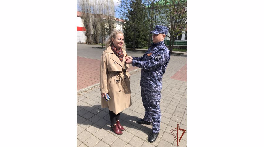 В регионах ЦФО росгвардейцы присоединились к акции «Георгиевская ленточка»