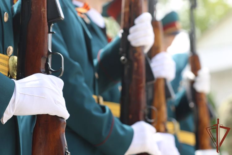 Командующий Северо-Кавказским округом вручил государственные награды военнослужащим и сотрудникам Управления Росгвардии по Чеченской Республике