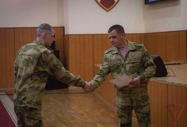 В Центральном округе Росгвардии провожают в запас военнослужащих по призыву