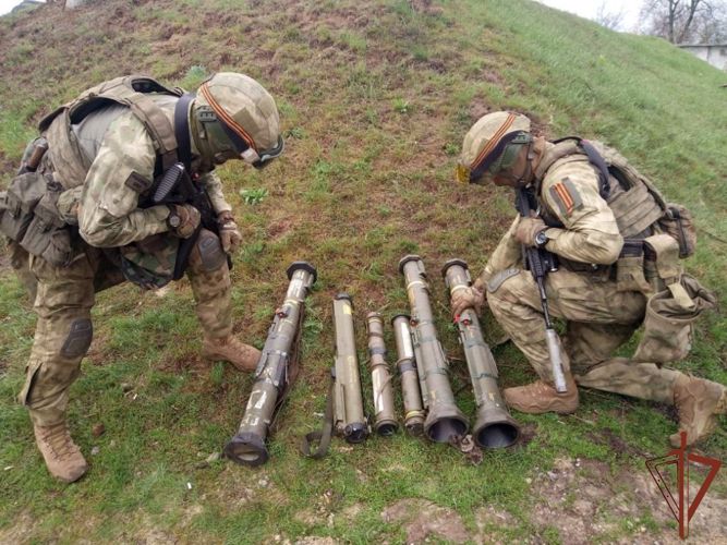 Разведчики Росгвардии обнаружили крупный схрон сил специальных операций Украины