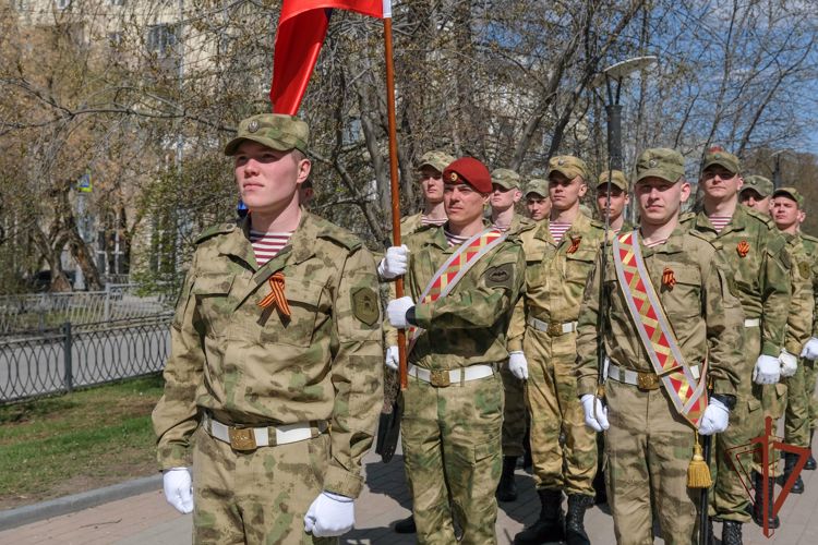 Акция Росгвардии «Парад идет к ветерану» стартовала на Урале (видео)