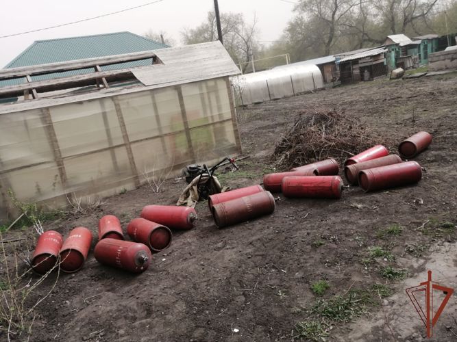В Омске сотрудники Росгвардии оказали помощь гражданам на пожаре 
