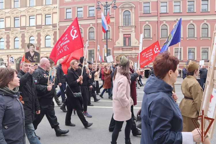 В Санкт-Петербурге росгвардейцы обеспечили правопорядок при проведении праздничных мероприятий, посвященных Дню Победы