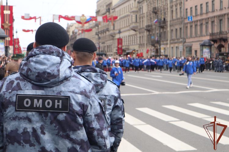 Более 30 тысяч росгвардейцев обеспечивали правопорядок в праздничные дни