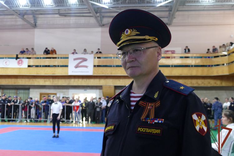 Родственникам погибших росгвардейцев передали на хранение  «Ордена Мужества» в Омске