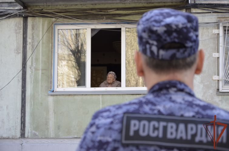 Росгвардейцы организовали концерт для ветерана Великой Отечественной войны Марии Деревягиной