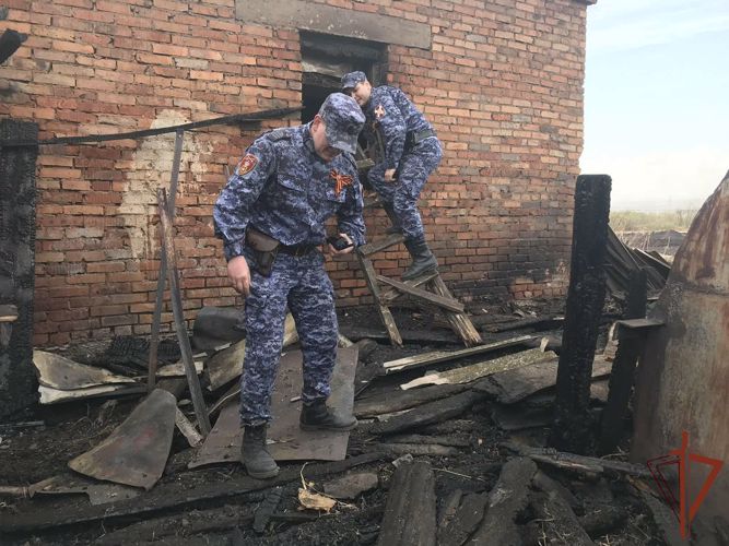 Росгвардия участвует в ликвидации последствий пожаров в Красноярском крае