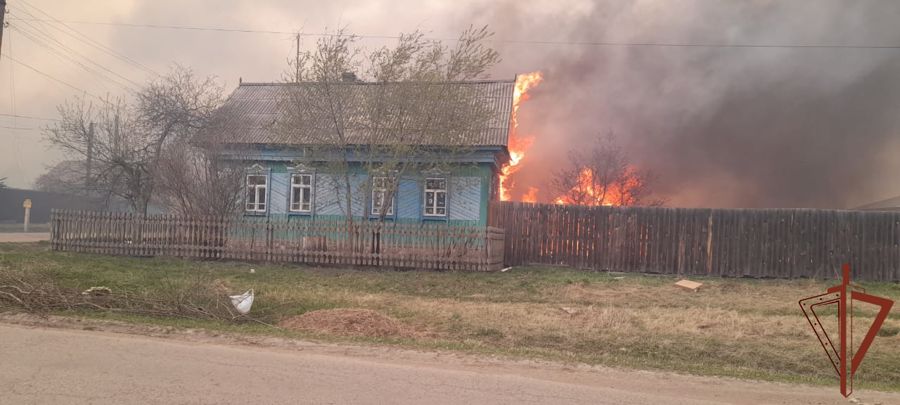 Росгвардия участвует в ликвидации последствий пожаров в Красноярском крае