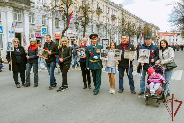 Росгвардейцы Северо-Запада почтили память погибших и приняли участие в шествии «Бессмертного полка»