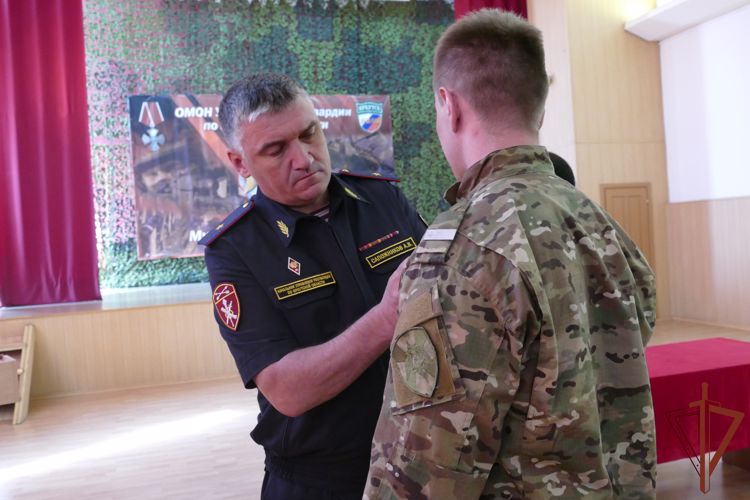 Участвовавших в специальной военной операции росгвардейцев наградили в Иркутске