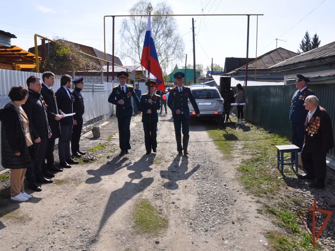 Росгвардия принимает участие в поздравлениях ветеранов Алтайского края