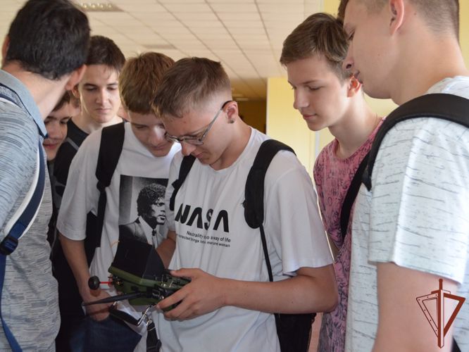 Росгвардейцы и ветераны войск правопорядка организовали познавательные экскурсии для юных сибиряков 