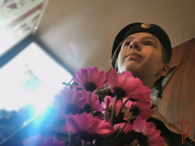 С песнями и стихами пришли в гости к ветеранам ученики иркутских классов Росгвардии