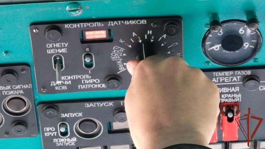 Летчики отдельной авиационной эскадрильи Уральского округа Росгвардии отработали взаимодействие с авианаводчиками (видео)