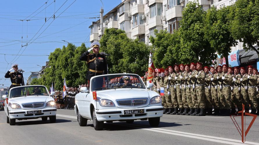 На парадах Победы прошли военнослужащие и сотрудники Южного округа Росгвардии