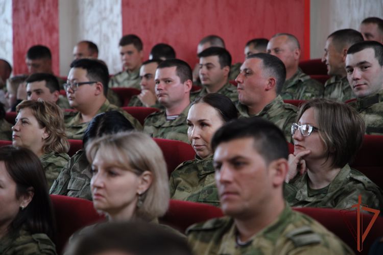 Командующий Северо-Кавказским округом вручил государственные награды военнослужащим Росгвардии
