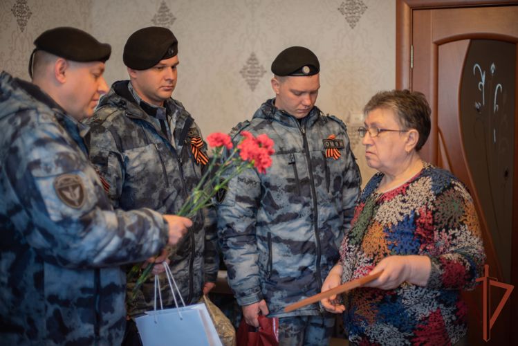АКЦИЯ «ПАРАД У ДОМА ВЕТЕРАНОВ» ПРОШЛА В СТОЛИЧНОМ ГЛАВКЕ РОСГВАРДИИ