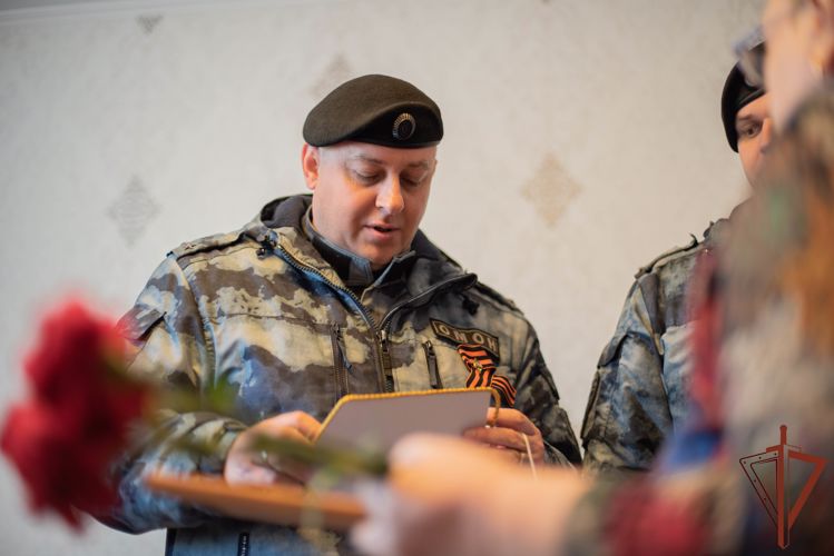 АКЦИЯ «ПАРАД У ДОМА ВЕТЕРАНОВ» ПРОШЛА В СТОЛИЧНОМ ГЛАВКЕ РОСГВАРДИИ