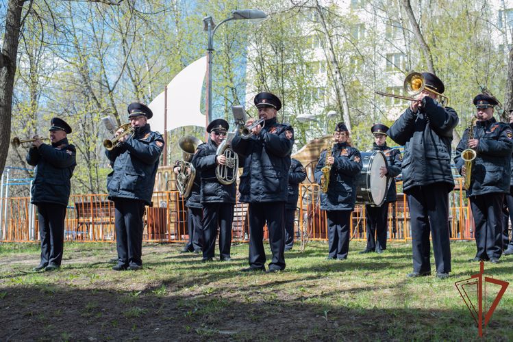 АКЦИЯ «ПАРАД У ДОМА ВЕТЕРАНОВ» ПРОШЛА В СТОЛИЧНОМ ГЛАВКЕ РОСГВАРДИИ