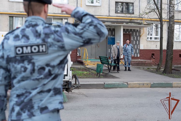 АКЦИЯ «ПАРАД У ДОМА ВЕТЕРАНОВ» ПРОШЛА В СТОЛИЧНОМ ГЛАВКЕ РОСГВАРДИИ