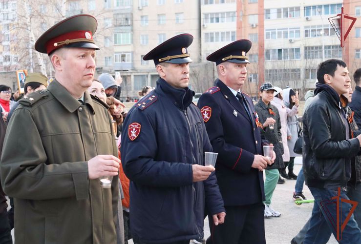 В Якутске Росгвардия приняла участие во всероссийской акции «Свеча памяти» 