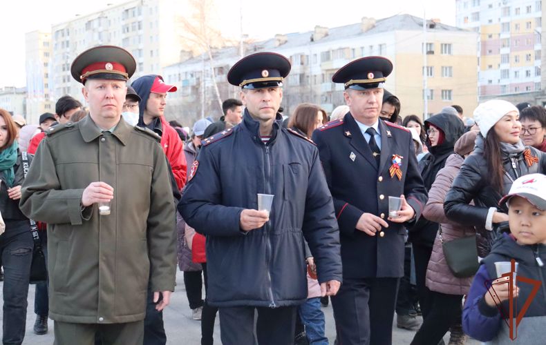 В Якутске Росгвардия приняла участие во всероссийской акции «Свеча памяти» 