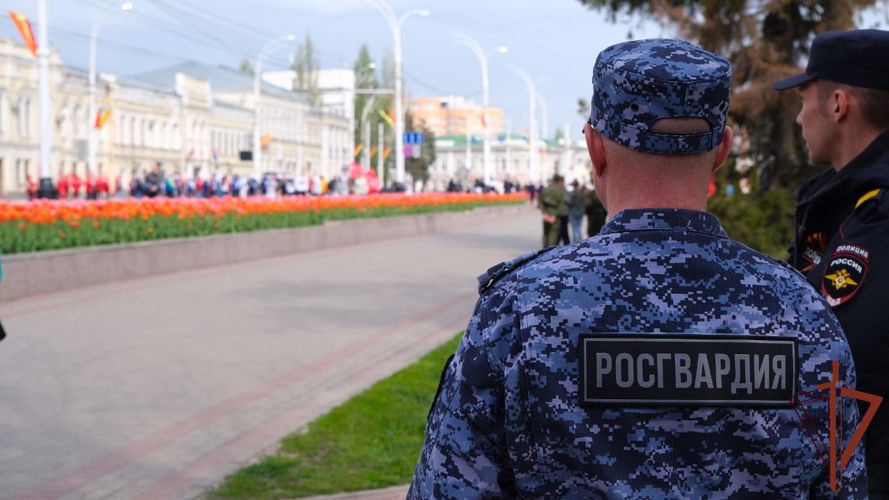 Военнослужащие и сотрудники Центрального округа Росгвардии приняли участие в праздничных мероприятиях Дня Победы 