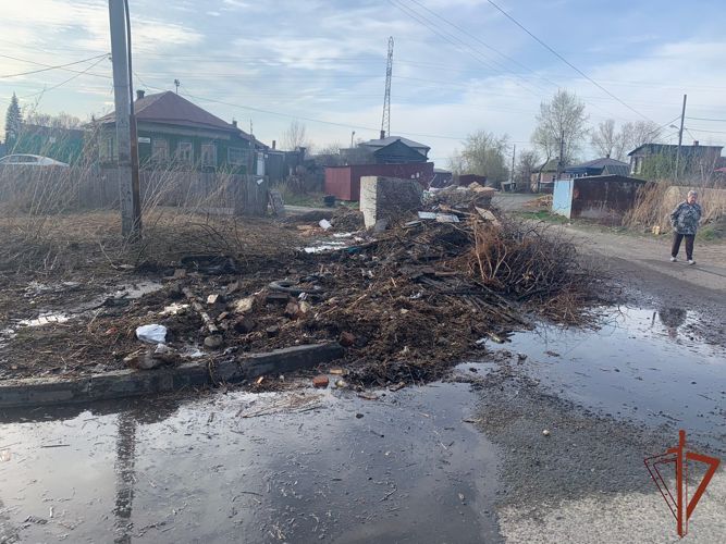 Сотрудники Росгвардии предотвратили возможное возгорание жилых домов в Томске