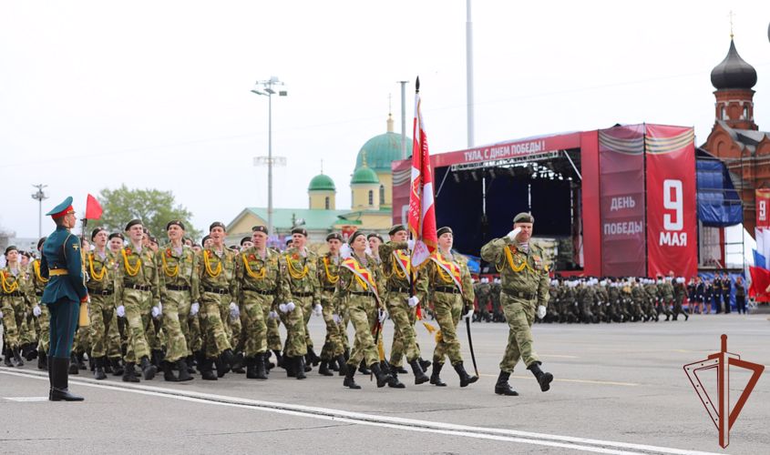 Военнослужащие и сотрудники Центрального округа Росгвардии приняли участие в праздничных мероприятиях Дня Победы 