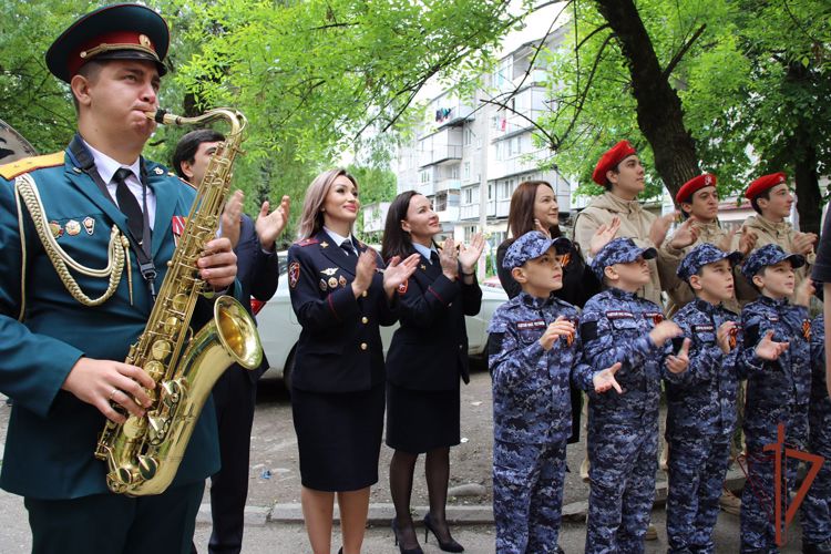 В Нальчике росгвардейцы чествовали ветерана Великой Отечественной войны