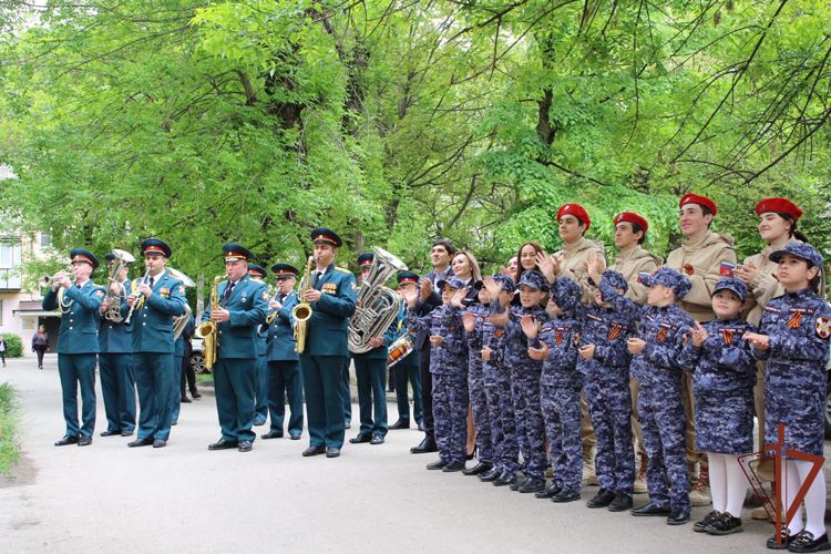 В Нальчике росгвардейцы чествовали ветерана Великой Отечественной войны