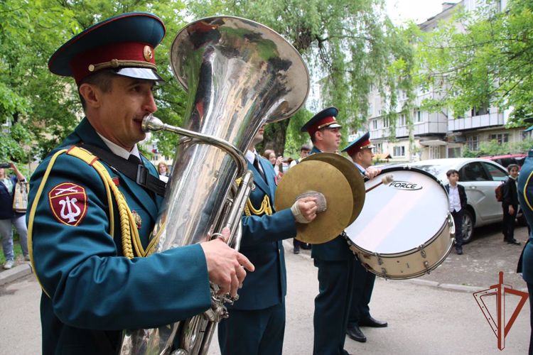 В Нальчике росгвардейцы чествовали ветерана Великой Отечественной войны
