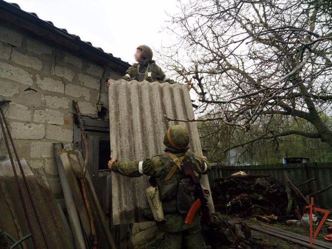 Росгвардейцы в Харьковской области отремонтировали дом ветеранов Великой Отечественной войны