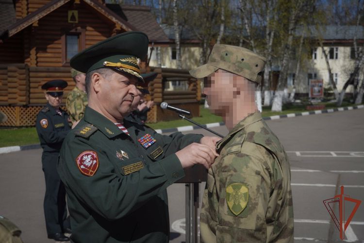 Командующий Центральным округом Росгвардии вручил госнаграды участникам спецоперации 