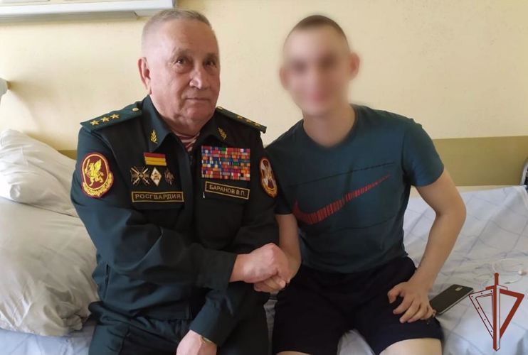 Ветераны Росгвардии навестили  получивших ранения в ходе специальной военной  операции военнослужащих и сотрудников ведомства