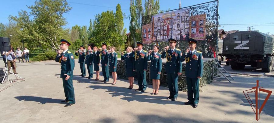 Росгвардейцы поздравляют ветеранов войны С Днём Победы в Херсонской и Запорожской областях