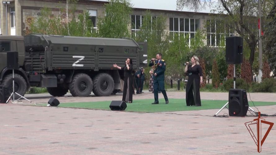 Росгвардейцы поздравляют ветеранов войны С Днём Победы в Херсонской и Запорожской областях