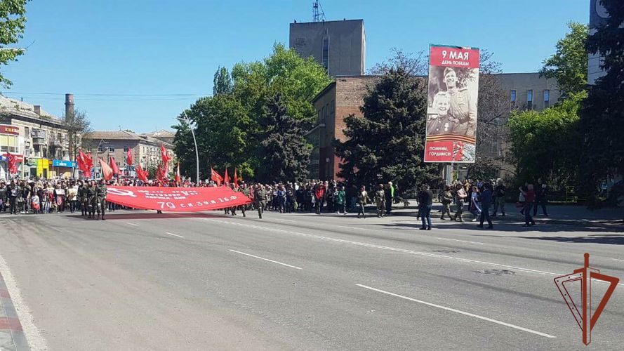 Росгвардейцы поздравляют ветеранов войны С Днём Победы в Херсонской и Запорожской областях