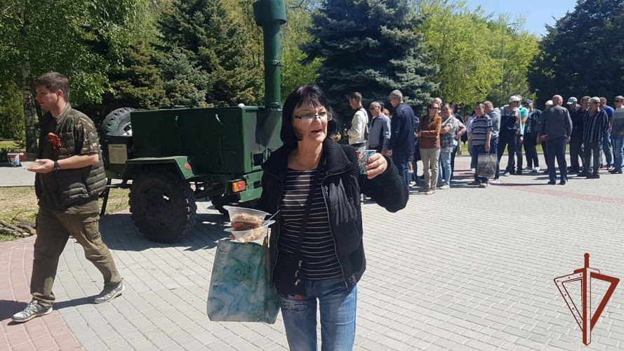 Росгвардейцы поздравляют ветеранов войны С Днём Победы в Херсонской и Запорожской областях