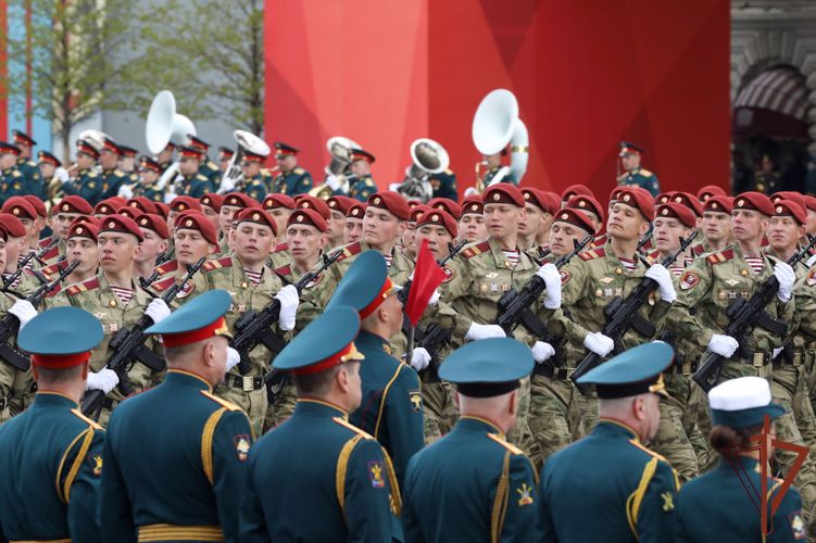 Военнослужащие Росгвардии приняли участие в военном параде на Красной площади