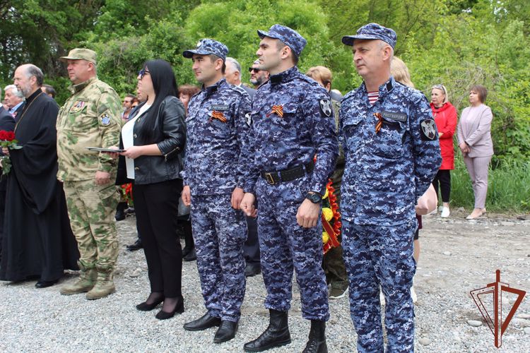 Росгвардейцы приняли участие в открытии воинского мемориала в Кабардино-Балкарии