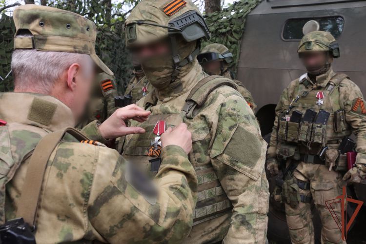 В Харьковской области росгвардейцам вручили государственные и ведомственные награды
