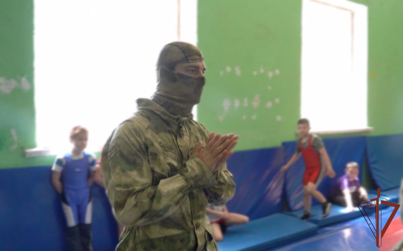 Росгвардия обеспечила выдачу гуманитарной помощи в Херсонской и Запорожской областях