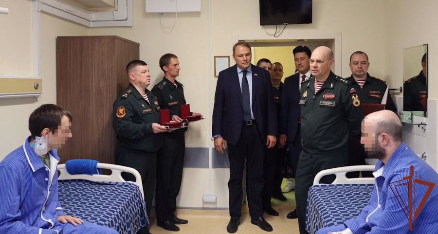 Росгвардейцам – участникам специальной военной операции вручены государственные награды